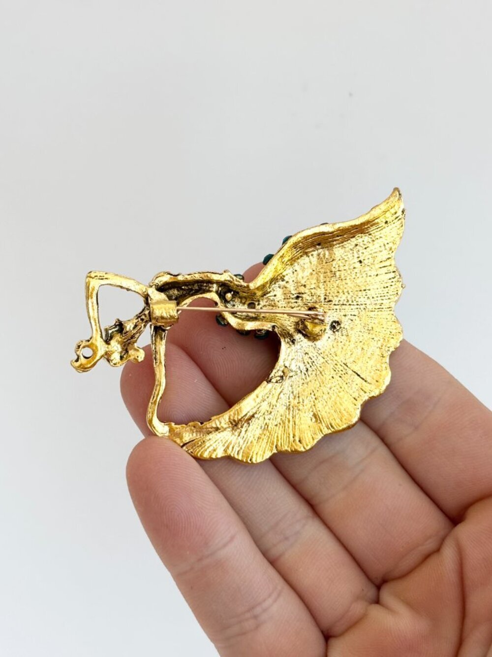 Mint Flamenco Dancer Peacock Gold Toned Textured Floral Vintage Style Brooch Pin - Picture 13 of 16